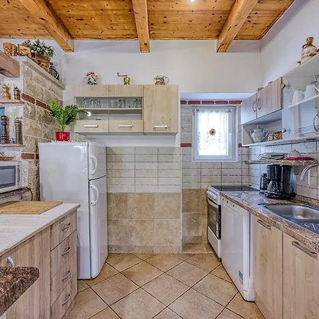 Casa Lukas Dračevac
