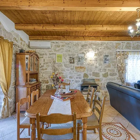Holiday home Casa Lukas