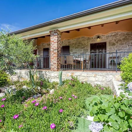 Holiday home Casa Lukas